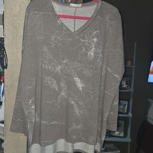 Zenana Outfitters Crackle Pattern Long Sleeve Top - Gray